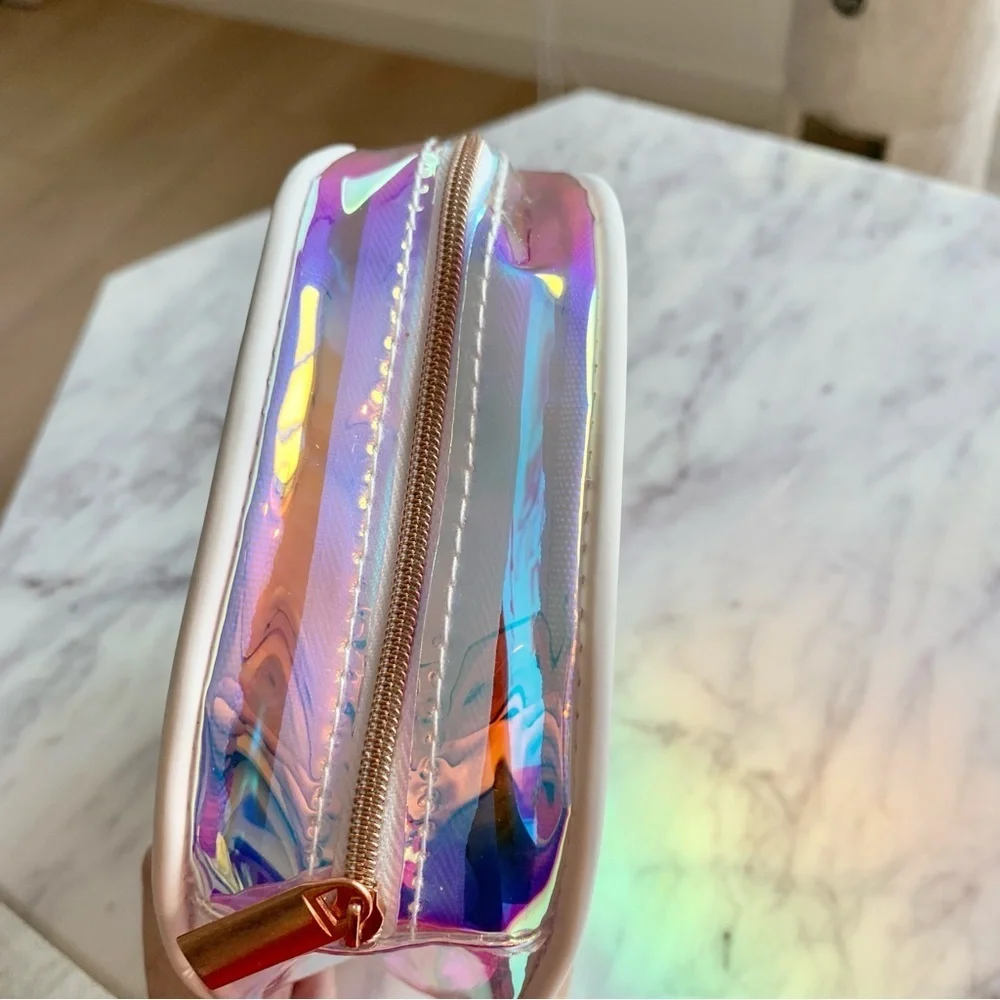 🪩 Iridescent Holographic Round Wristlet with Shampoo /Conditioner Hair Samples